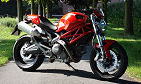 DUCATI Monster 696.